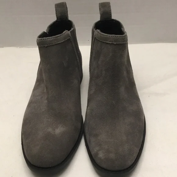 UGGS boot women size 5 - Picture 4 of 9